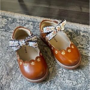 Adorable toddler girl dress shoes size 6